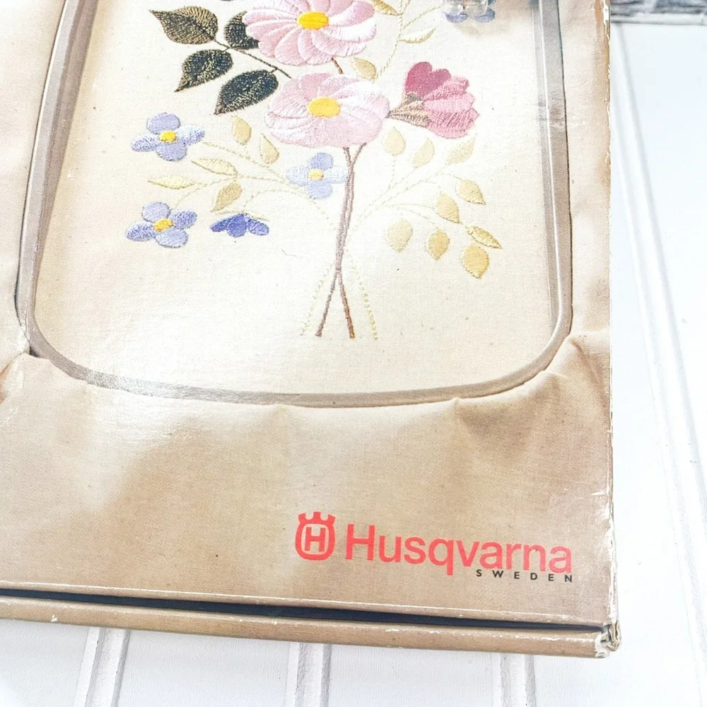 Husqvarna Viking 412 4649-01 Embroidery Plus Hoop 100 x 170 Plus Template